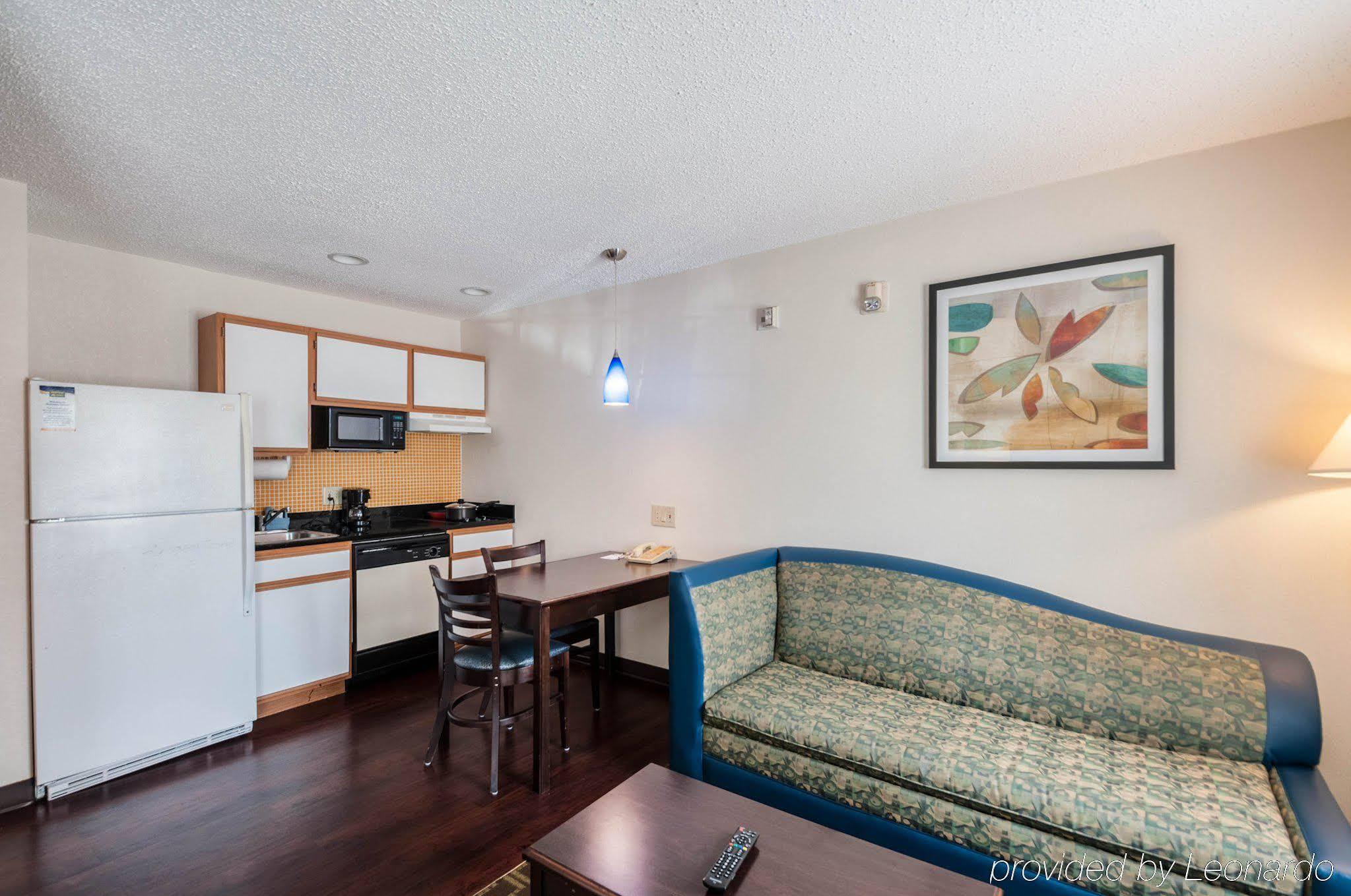 Mainstay Suites Frederick Exterior photo